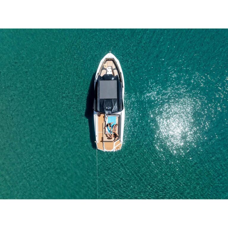 VAI PALM BEACH TO KATO ZAKROS – XEROKAMPOS (SOUTH COAST) MAXIMUM CAPACITY: 8 GUESTS 7,5 HOURS