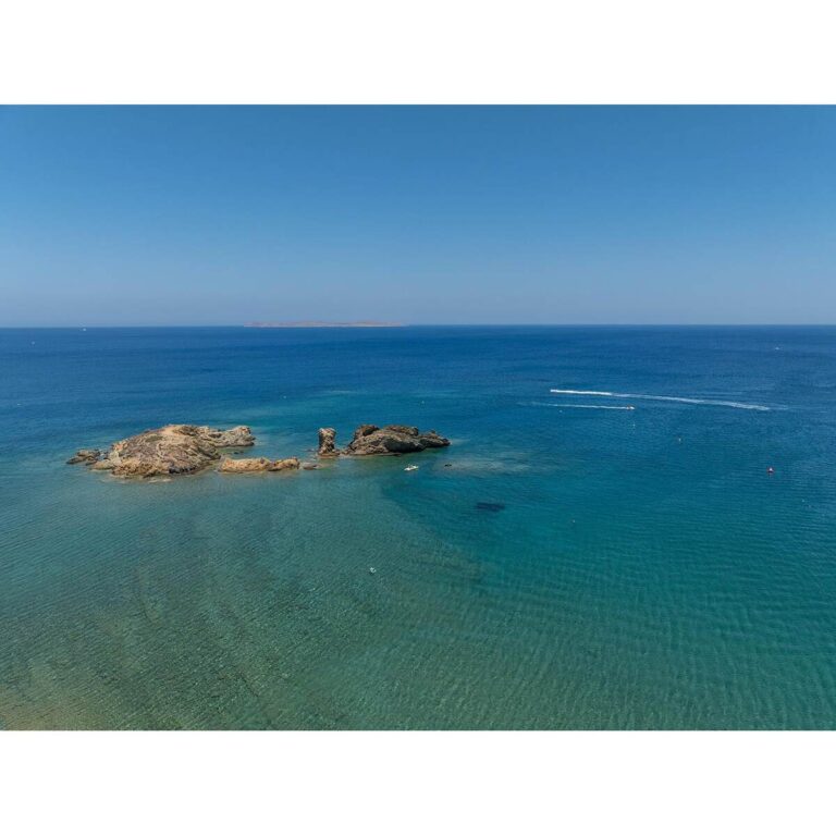 VAI PALM BEACH TO KOUFONISI ISLAND XEROKAMPOS MAXIMUM CAPACITY: 8 guests 7,5 HOURS