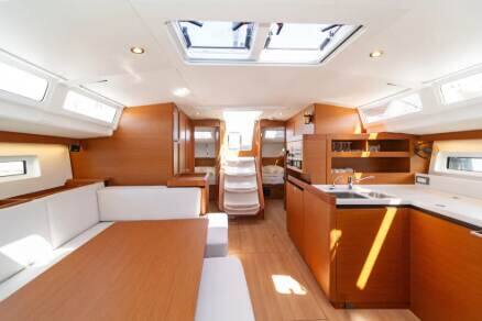Sailing Boat – Day Cruise