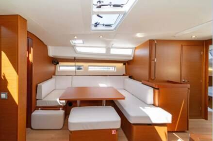 Sailing Boat – Half Day Cruise