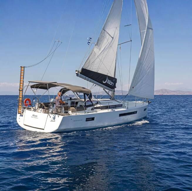 Sailing Boat – Half Day Cruise