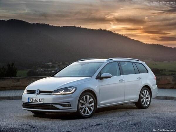VOLKSWAGEN GOLF SW or similar